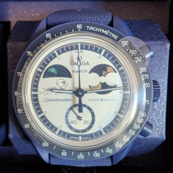 Swatch × Omega BIOCERAMIC MOONSWATCH Mission to Earthphase Gold - Picture 3 of 9